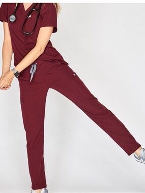 Figs scrub set- Burgundy- Yola Skinny + Catarina